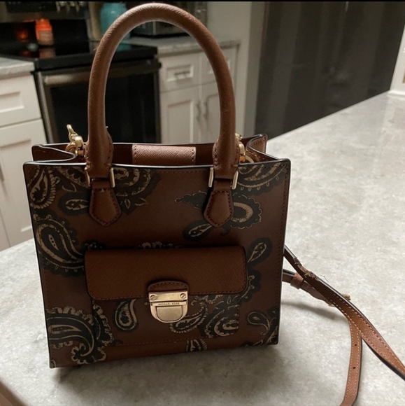 Michael Kors Handbags - Michael Kors crossbody bag